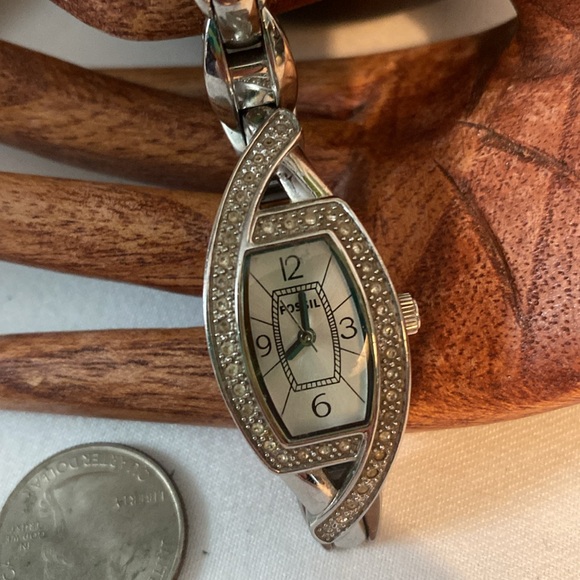 💕🦖Vintage Rhinestone Fossil Watch🦖💕 - Picture 5 of 8